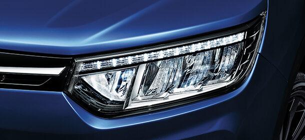  HID Headlamps with Innovative LED daytime running lamps 