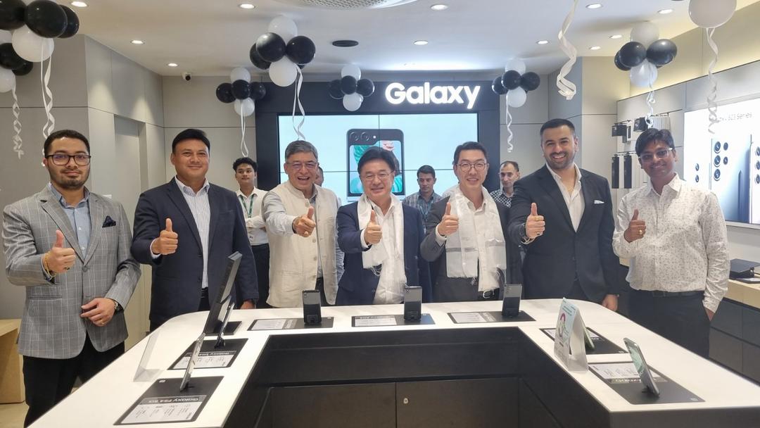 Samsung Showroom Launch